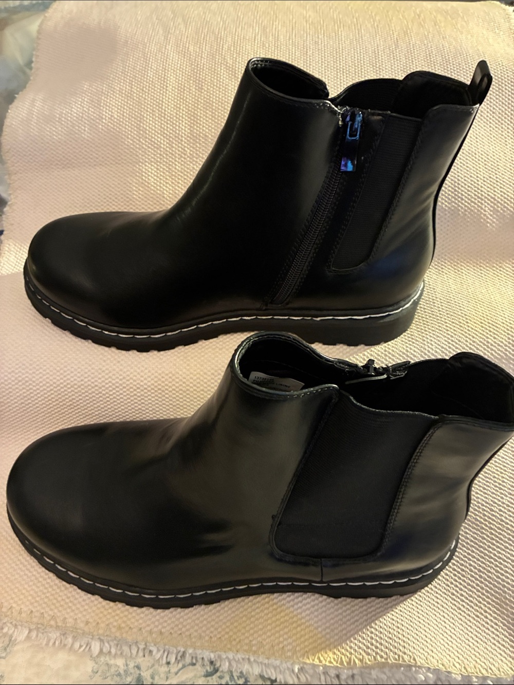 Torrid Women’s Black Leather Chelsea Ankle Boots-can be Unisex